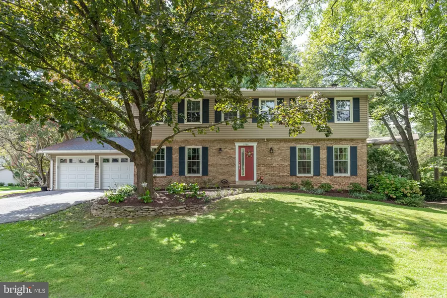 5800 OAK MOSS TER, Burke, VA 22015