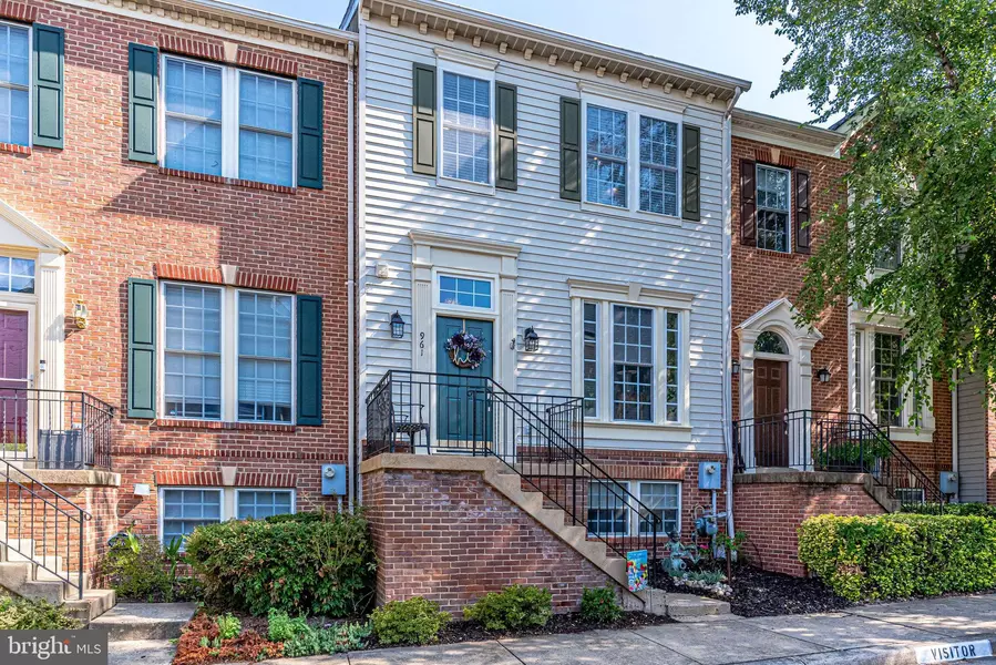 961 HARRISON CIR, Alexandria, VA 22304