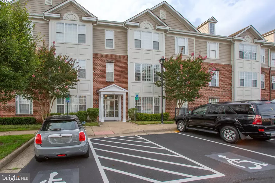 701-201 COBBLESTONE SQ #201, Fredericksburg, VA 22401