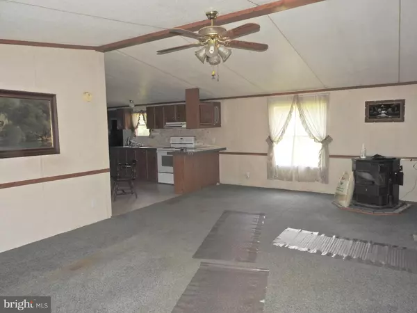 Hedgesville, WV 25427,627 POOLE RD