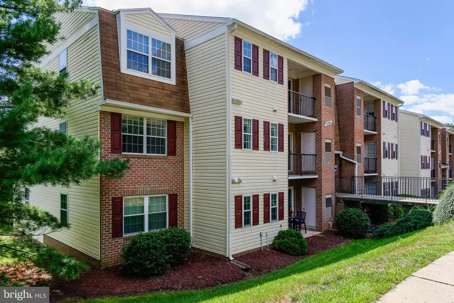 14901 RYDELL RD #201, Centreville, VA 20121