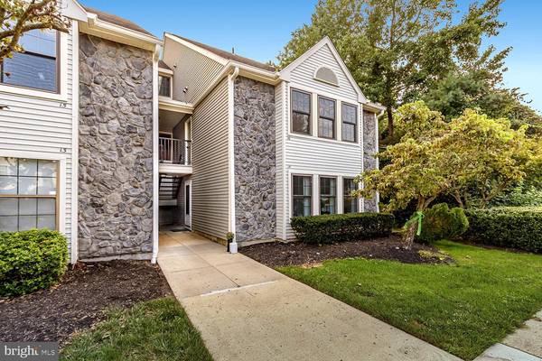 14 SUMMIT CT, Marlton, NJ 08053