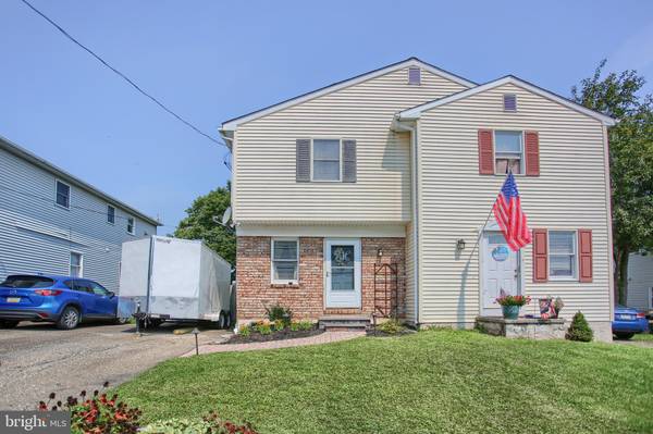 417 4TH AVE, Parkesburg, PA 19365