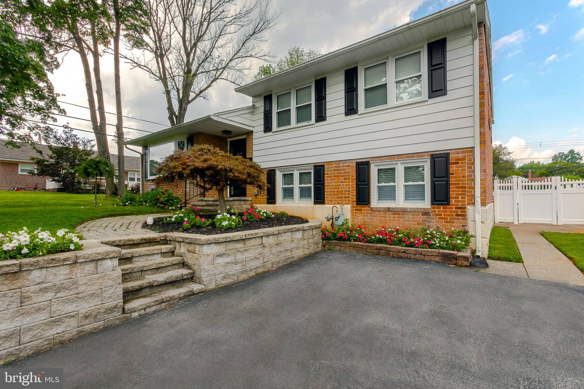 Broomall, PA 19008,210 HEARTH RD