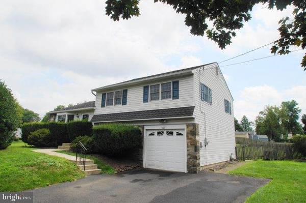 1247 BROOKDALE RD, Warminster, PA 18974