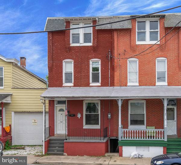 242 WASHINGTON ST, Hamburg, PA 19526