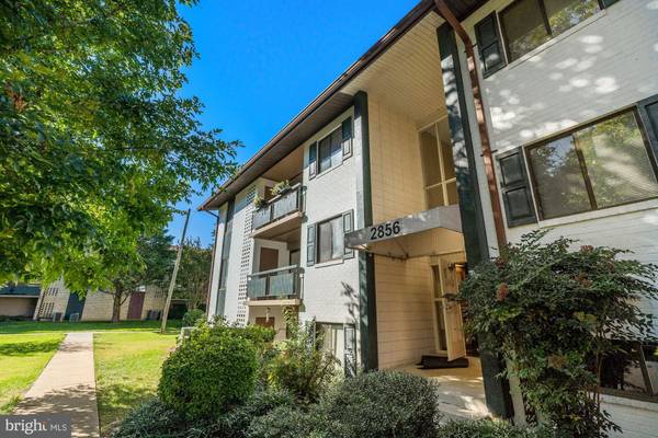 2856 DOVER LN #201, Falls Church, VA 22042