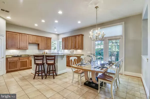 Vienna, VA 22182,8412 TYSONS TRACE CT