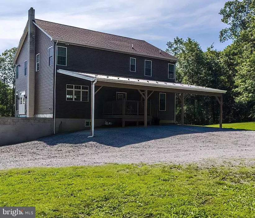 Hedgesville, WV 25427,460 ROYS LN