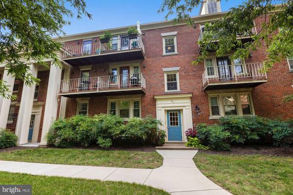 1401 E ABINGDON DR #3, Alexandria, VA 22314