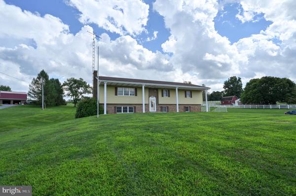 4662 SPORTSMAN CLUB RD, Spring Grove, PA 17362