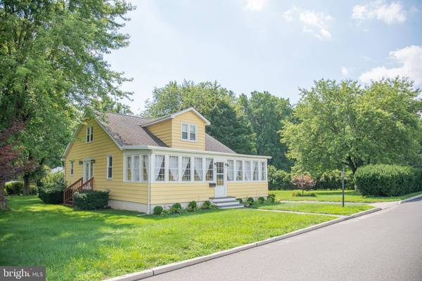 12 5TH AVE, Mantua, NJ 08051