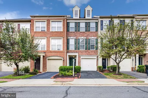 8149 DOVE COTTAGE CT, Lorton, VA 22079