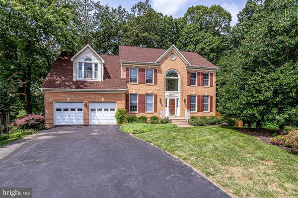 5600 UPLAND WOODS DR, Alexandria, VA 22310