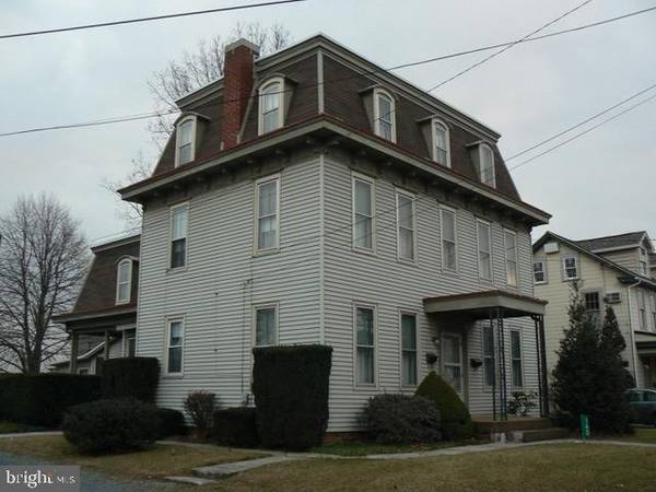 160-160A W MAIN ST, Leola, PA 17540