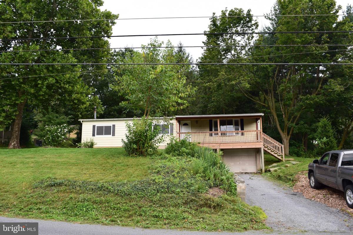 Manheim, PA 17545,905 HOLLY TREE RD