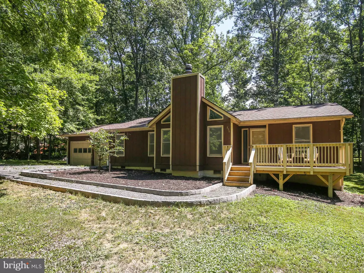 Harpers Ferry, WV 25425,896 RED BIRD LN