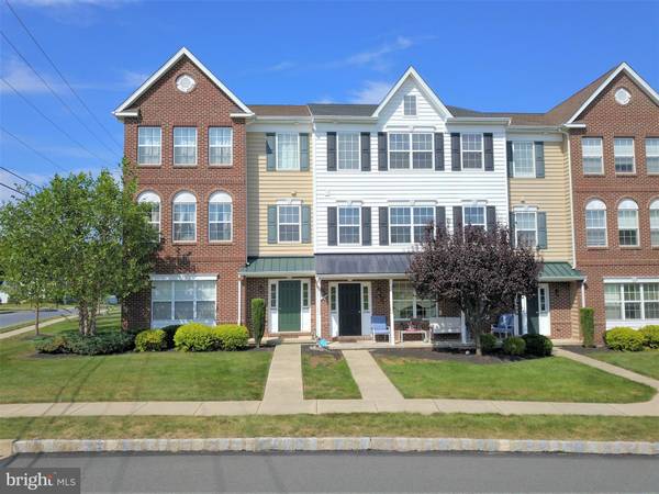 2002 BERKELEY DR, Pennsburg, PA 18073