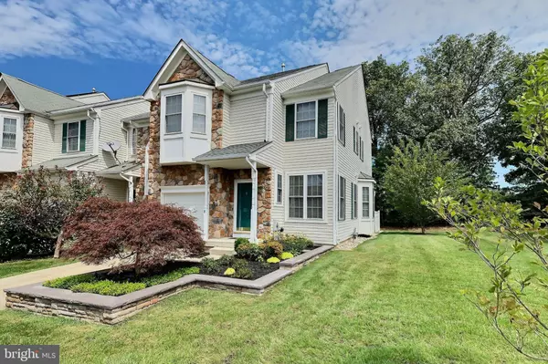 8 FARMINGTON CT, Bordentown, NJ 08505