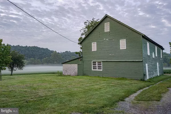 Greencastle, PA 17225,2372 BUCHANAN TRL W