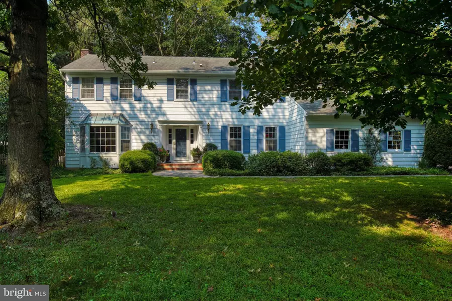 10 HEREFORD DR, Princeton Junction, NJ 08550