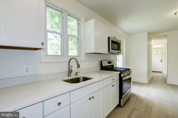 4427 HUNT PL NE, Washington, DC 20019