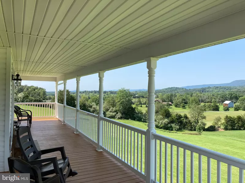 8274 BACK RD, Maurertown, VA 22644