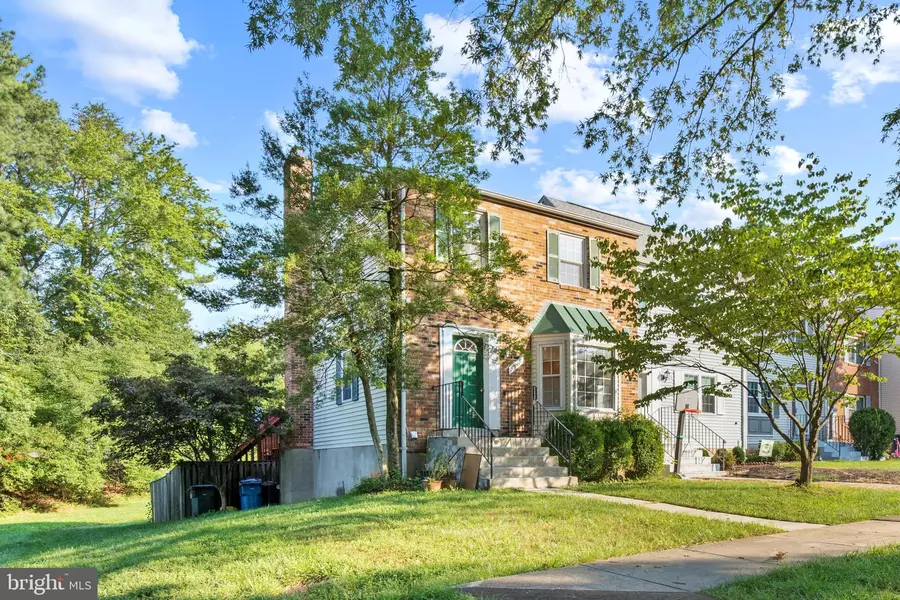5918 HERITAGE SQUARE DR, Burke, VA 22015