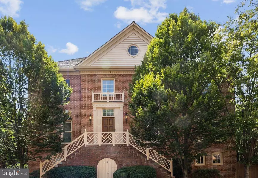 1528 HAMPTON HILL CIR, Mclean, VA 22101