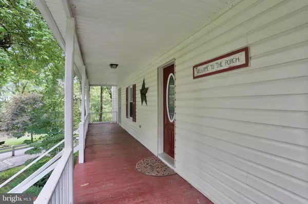 Luray, VA 22835,111 S HAWKSBILL ST