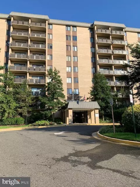 3101 S MANCHESTER ST #208, Falls Church, VA 22044