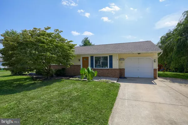 305 PARTRIDGE DR, Lititz, PA 17543