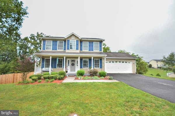 2 CROCKETT LN, Martinsburg, WV 25405