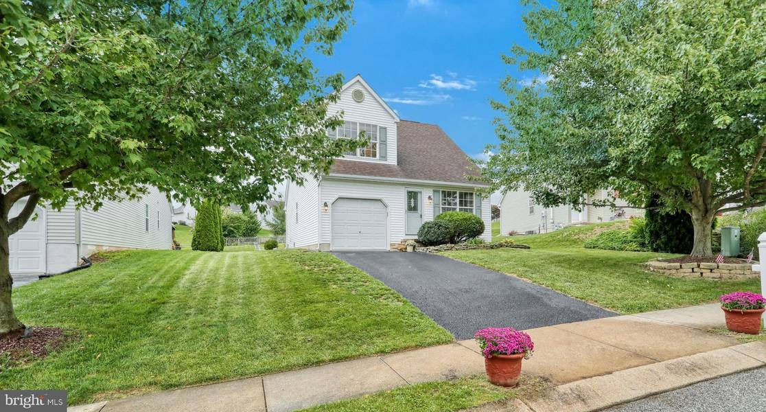 739 BLOSSOM HILL LN, Dallastown, PA 17313