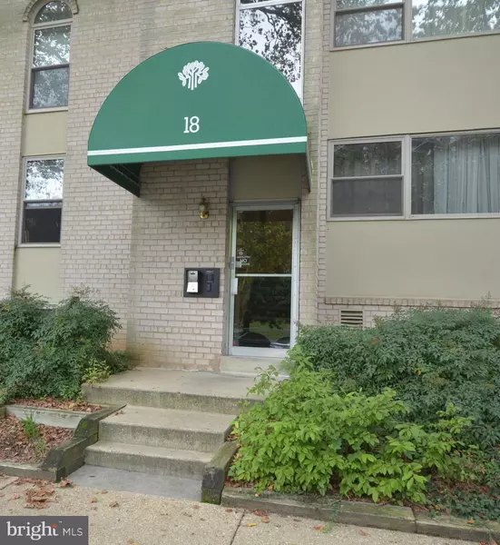 18 CANTERBURY SQ #102, Alexandria, VA 22304