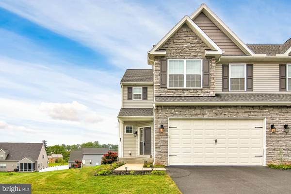 27 CANVASBACK LN, Elizabethtown, PA 17022