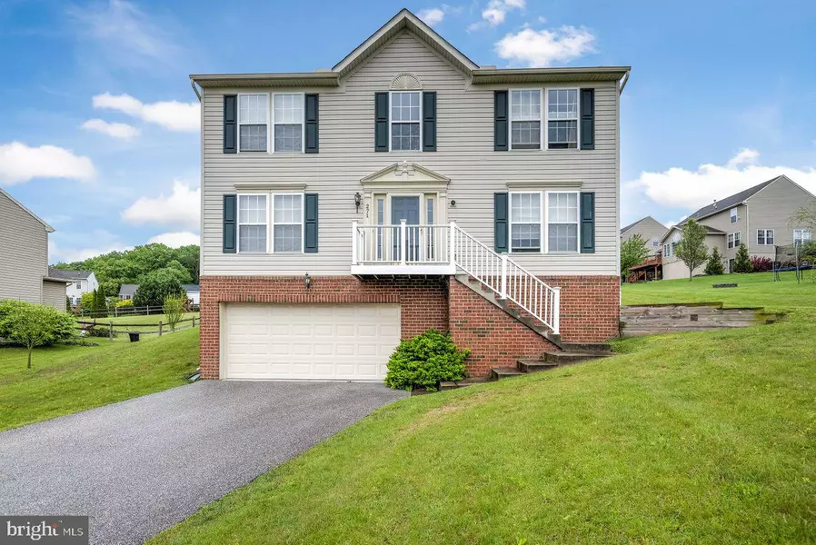 271 COURTNEY CT, Spring Grove, PA 17362