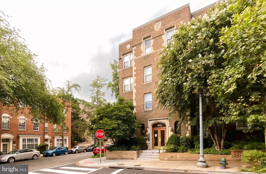 1875 MINTWOOD PL NW #26, Washington, DC 20009