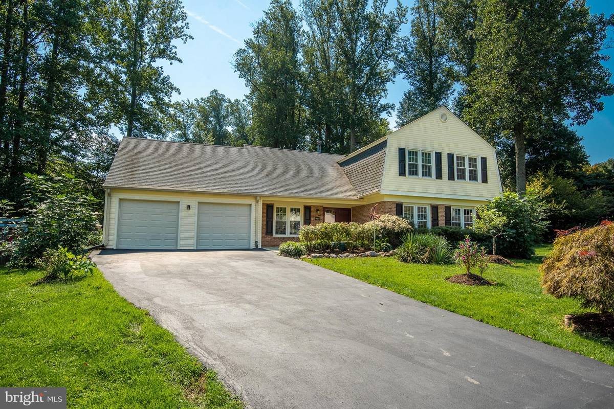 Vienna, VA 22181,9617 WHITECEDAR CT