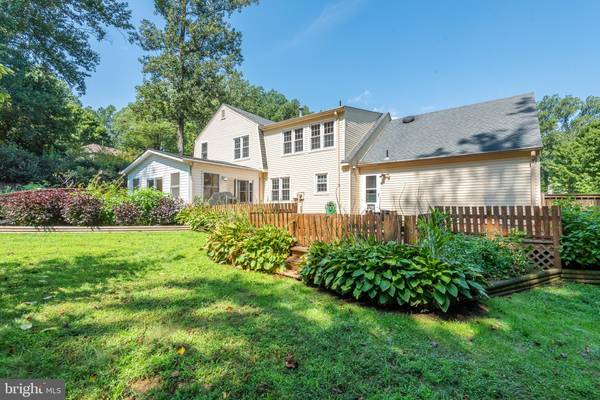 Vienna, VA 22181,9617 WHITECEDAR CT