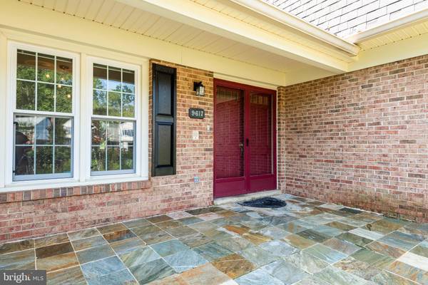 Vienna, VA 22181,9617 WHITECEDAR CT