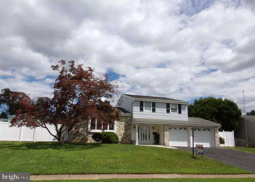 1721 HOLLINS RD, Bensalem, PA 19020