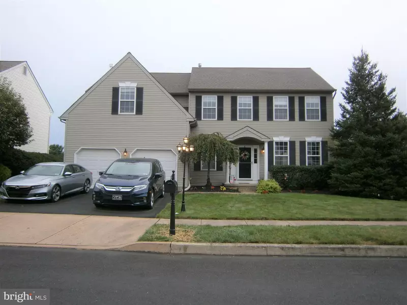 33 YARROW CT, Perkasie, PA 18944