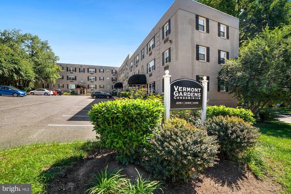 2051 N WOODSTOCK ST #101, Arlington, VA 22207