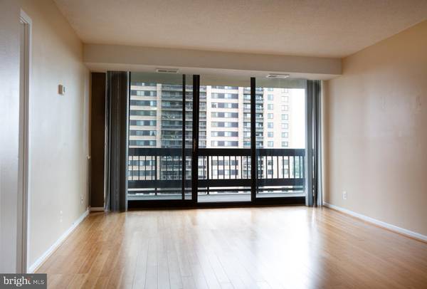 Falls Church, VA 22041,5505 SEMINARY RD #1518-N