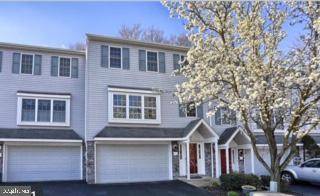 102 TOPLAND DR, Lancaster, PA 17601