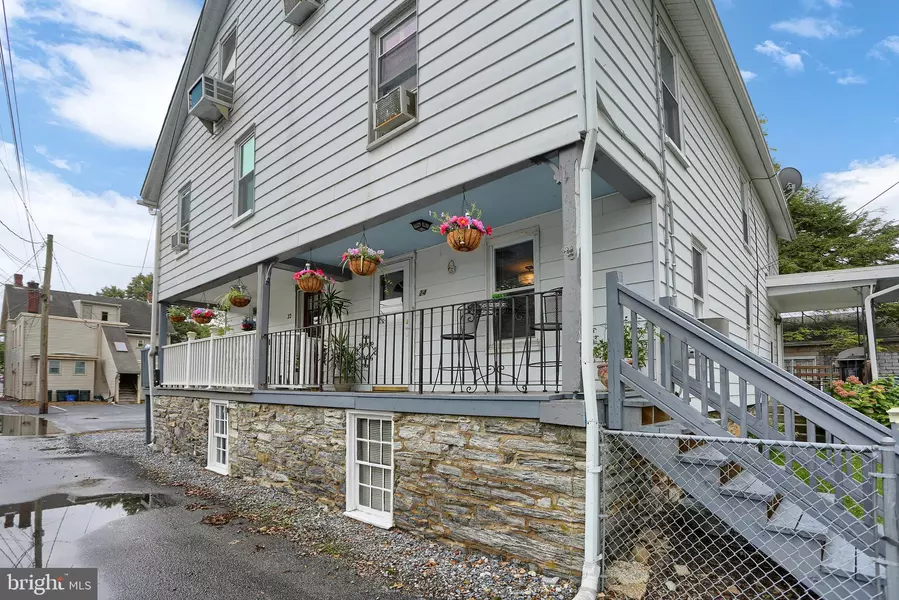 24 CEDAR AVE, Hummelstown, PA 17036