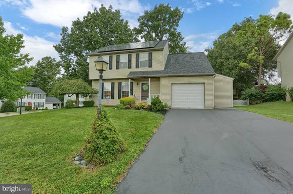 2 REGAL DR, Hanover, PA 17331