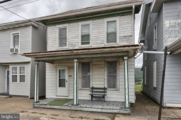 1006 W MAIN ST, Valley View, PA 17983