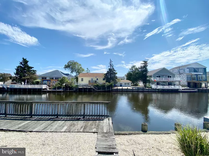 29 LYNN ANN LN, Manahawkin, NJ 08050